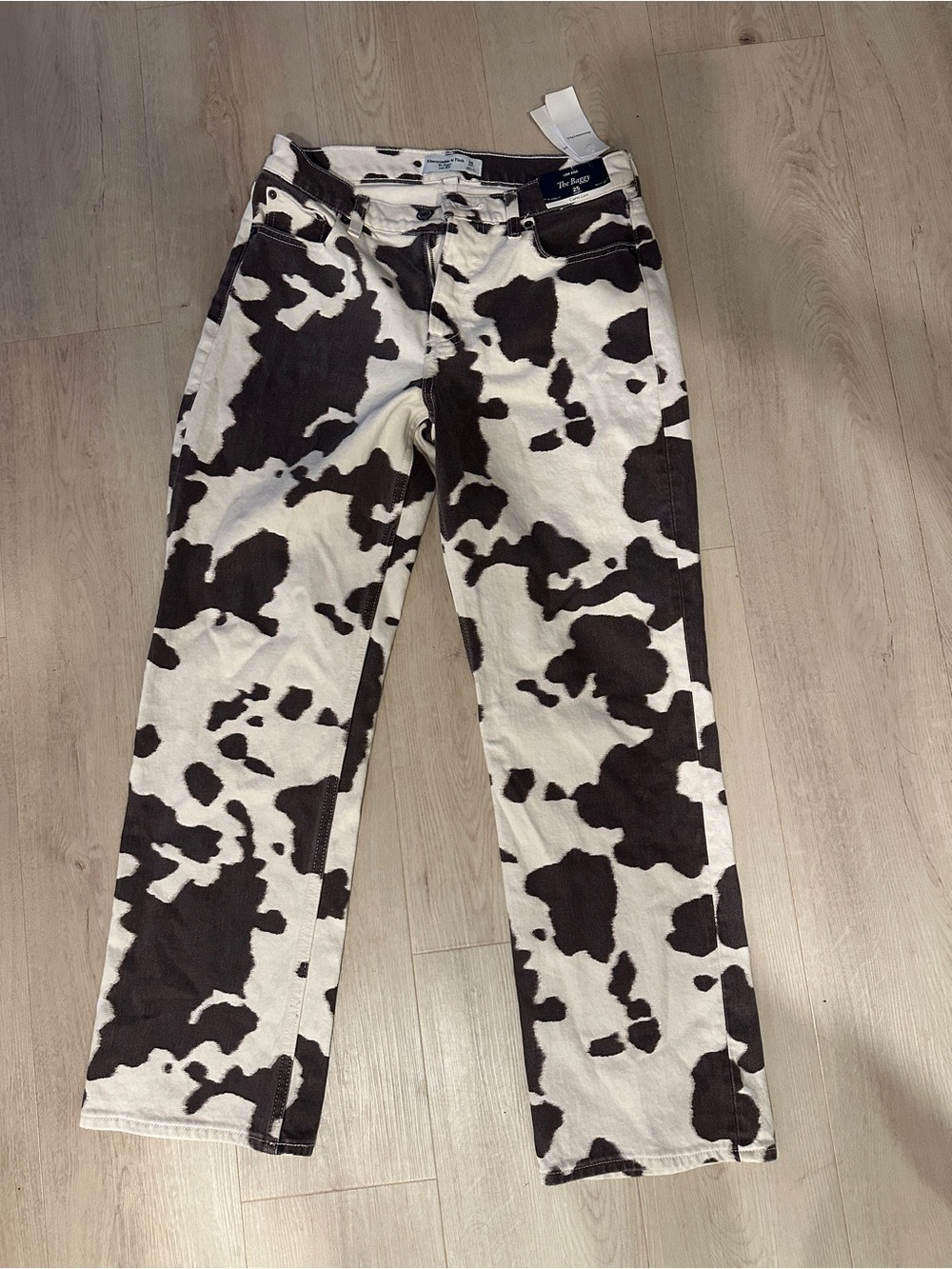 Abercrombie & Fitch Cow-Print Straight Leg Jeans - Black & White brand new tags!
